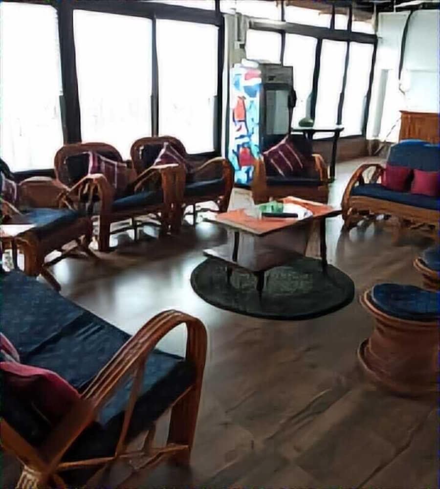 172 lbs a boutique guest house