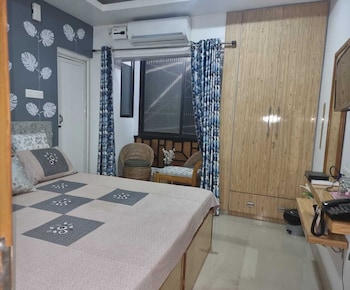 172 lbs a boutique guest house