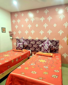 172 lbs a boutique guest house