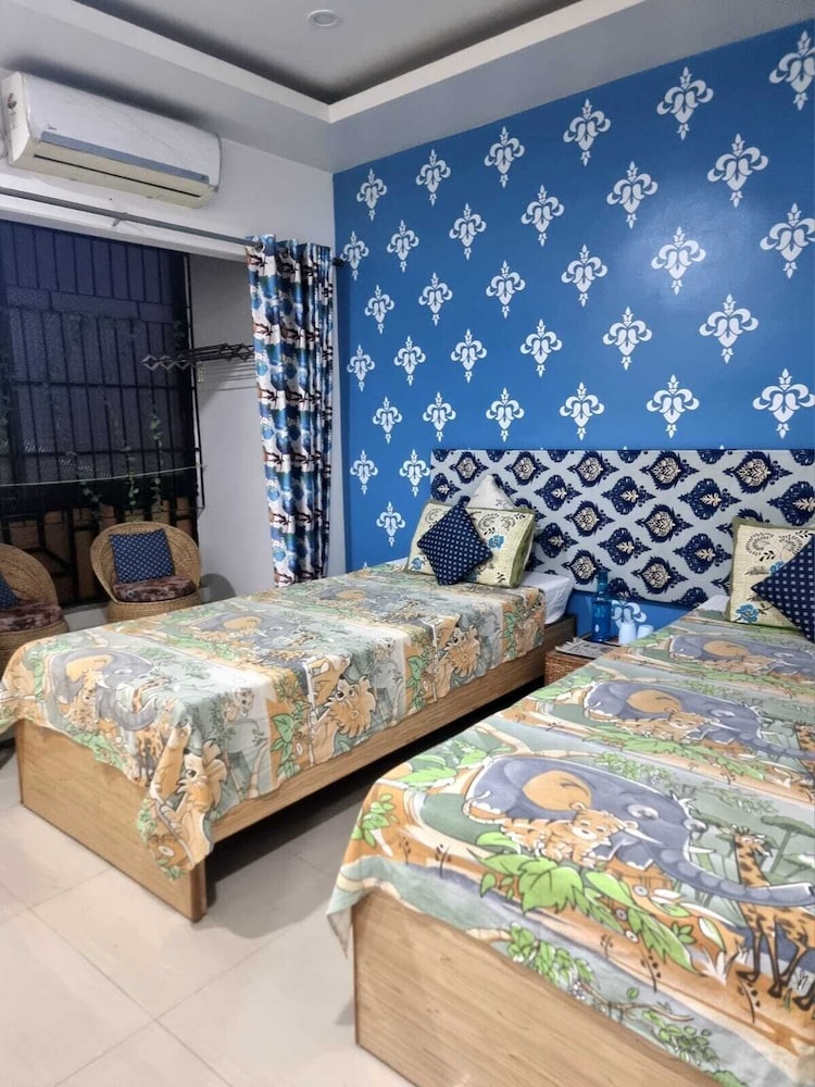 172 lbs a boutique guest house