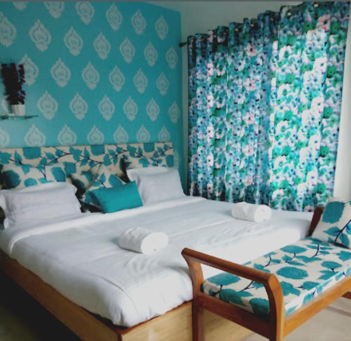 172 lbs a boutique guest house