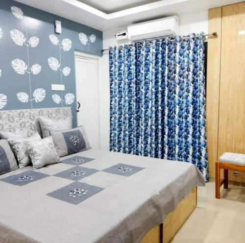 172 lbs a boutique guest house