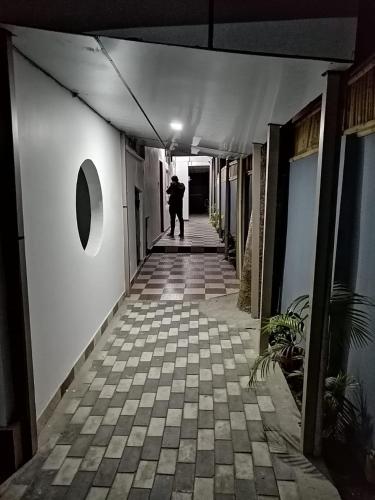 172 lbs a boutique guest house