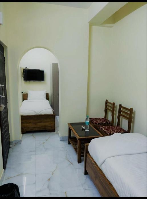 rishika ac banquet and guest house