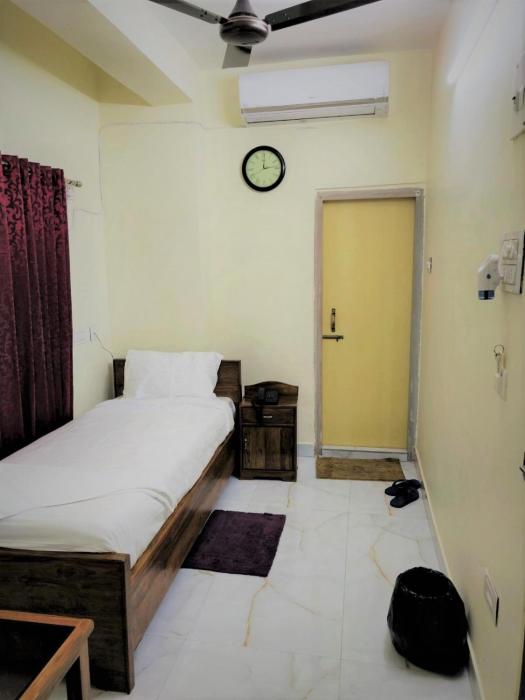 rishika ac banquet and guest house