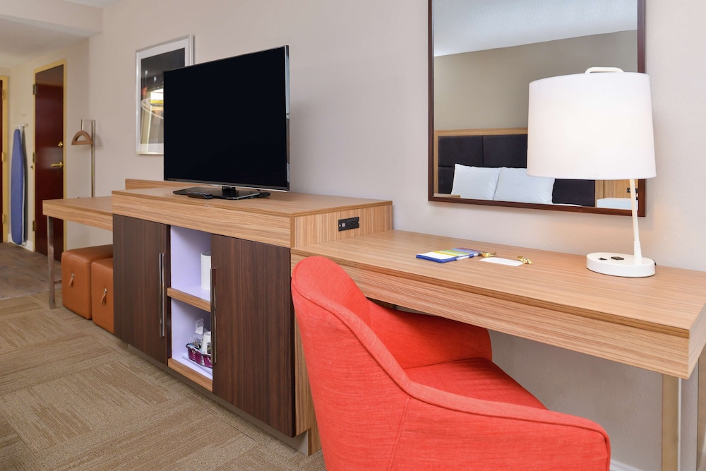 hampton inn greensboro east