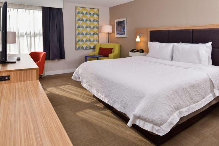 hampton inn greensboro east