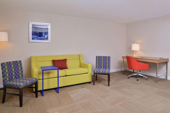 hampton inn greensboro east