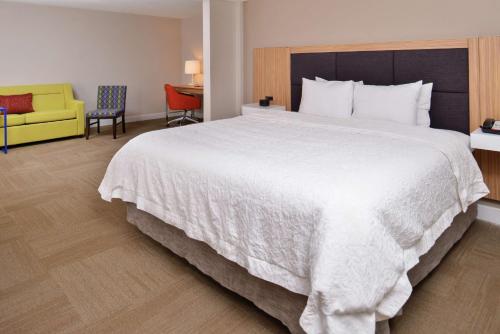 hampton inn greensboro east