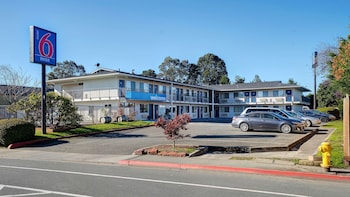 Motel 6 Arcata, Ca - Cal Poly Humboldt,Arcata>>Arcadia,2 star