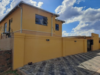 mohlakeng guest house