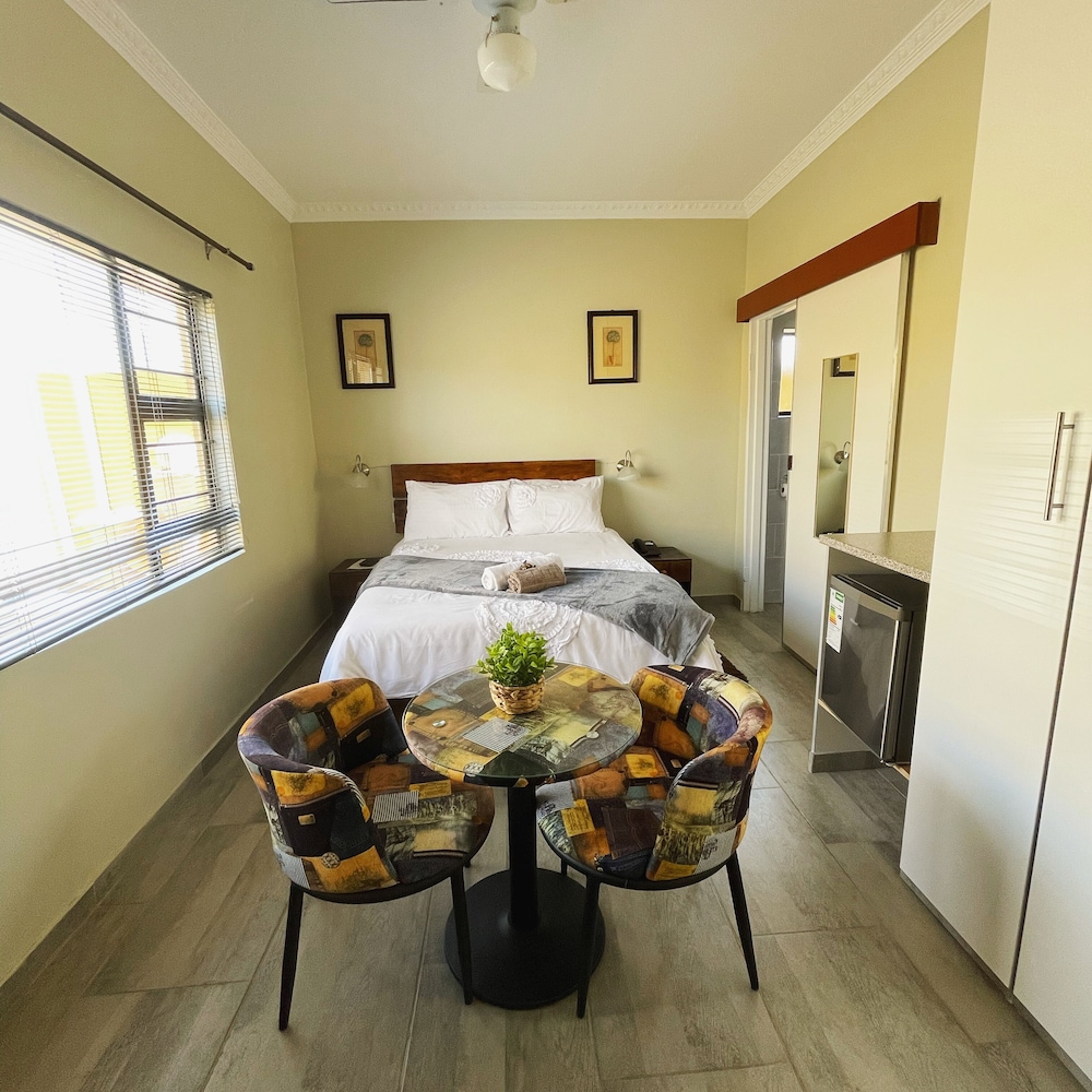 mohlakeng guest house