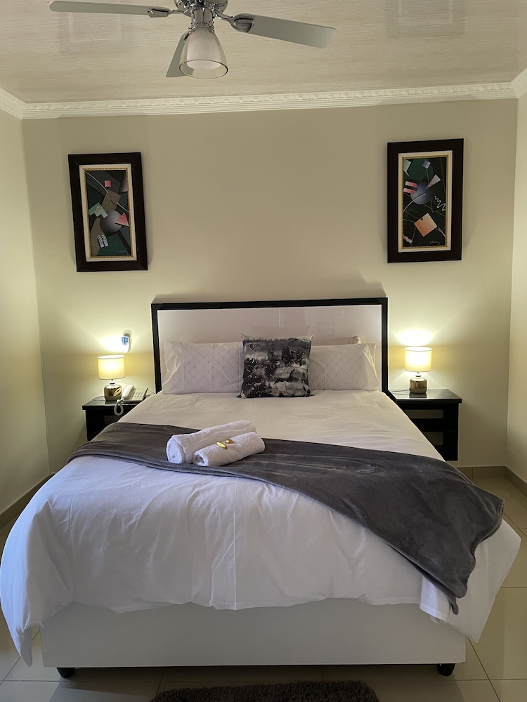 mohlakeng guest house