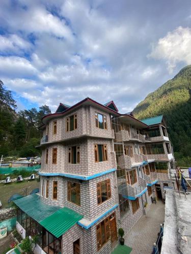 majestic mountain bhaiji guest house