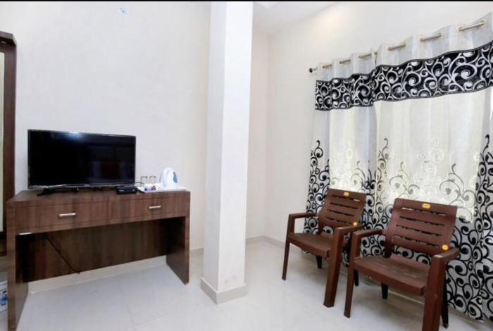 forever inn hotel near golden temple