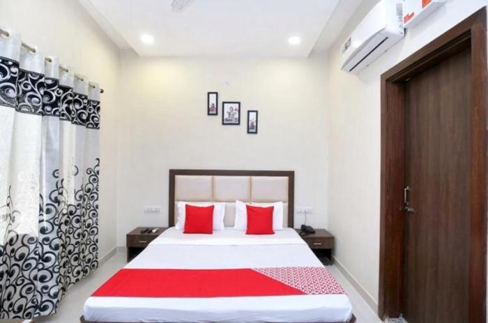 forever inn hotel near golden temple