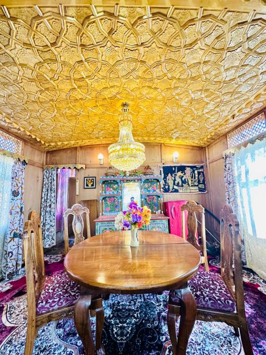 houseboat newworld