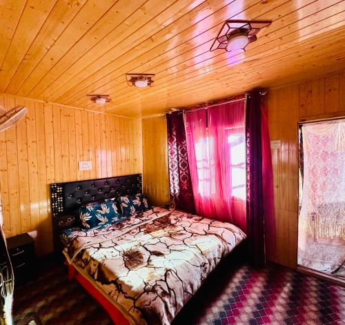 houseboat newworld
