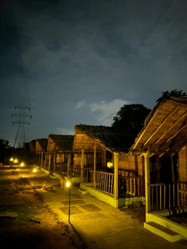 The Gravity Cafe -A Unit Of Staychillhampi,,5 star