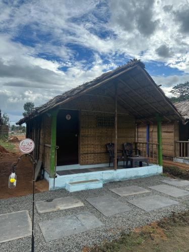 The Gravity Cafe -A Unit Of Staychillhampi,,5 star
