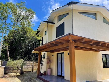 casa privativa com piscina na ferrugem
