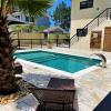casa privativa com piscina na ferrugem