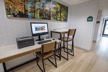 wingate by wyndham lafayette airport