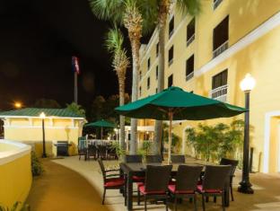 hampton inn and suites lake city