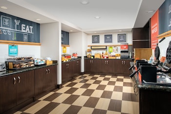 hampton inn and suites lake city