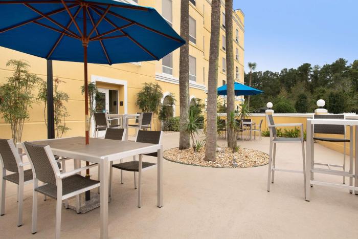 hampton inn and suites lake city