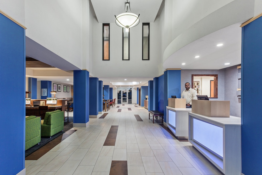 holiday inn express and suites elk grove west i 5