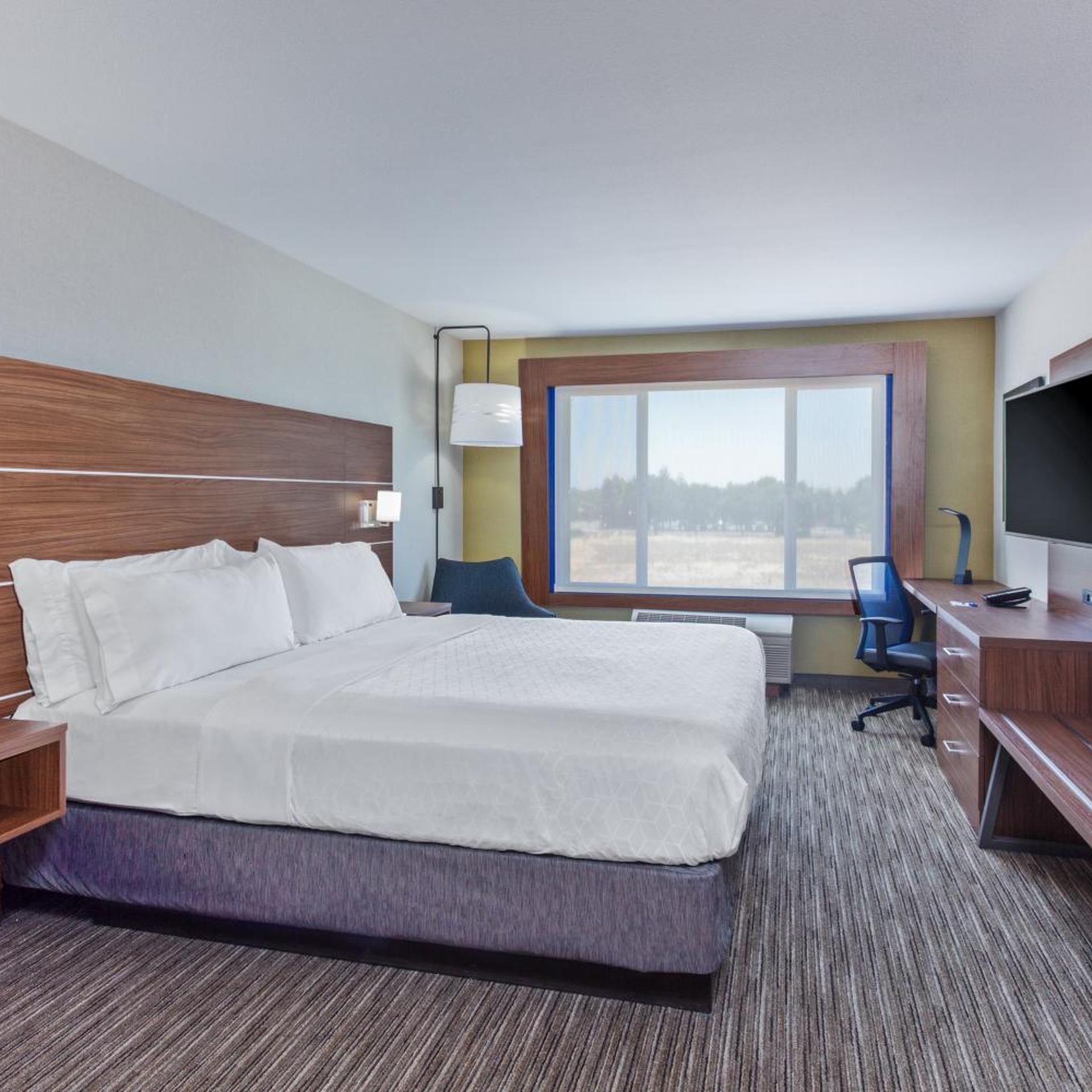 holiday inn express and suites elk grove west i 5