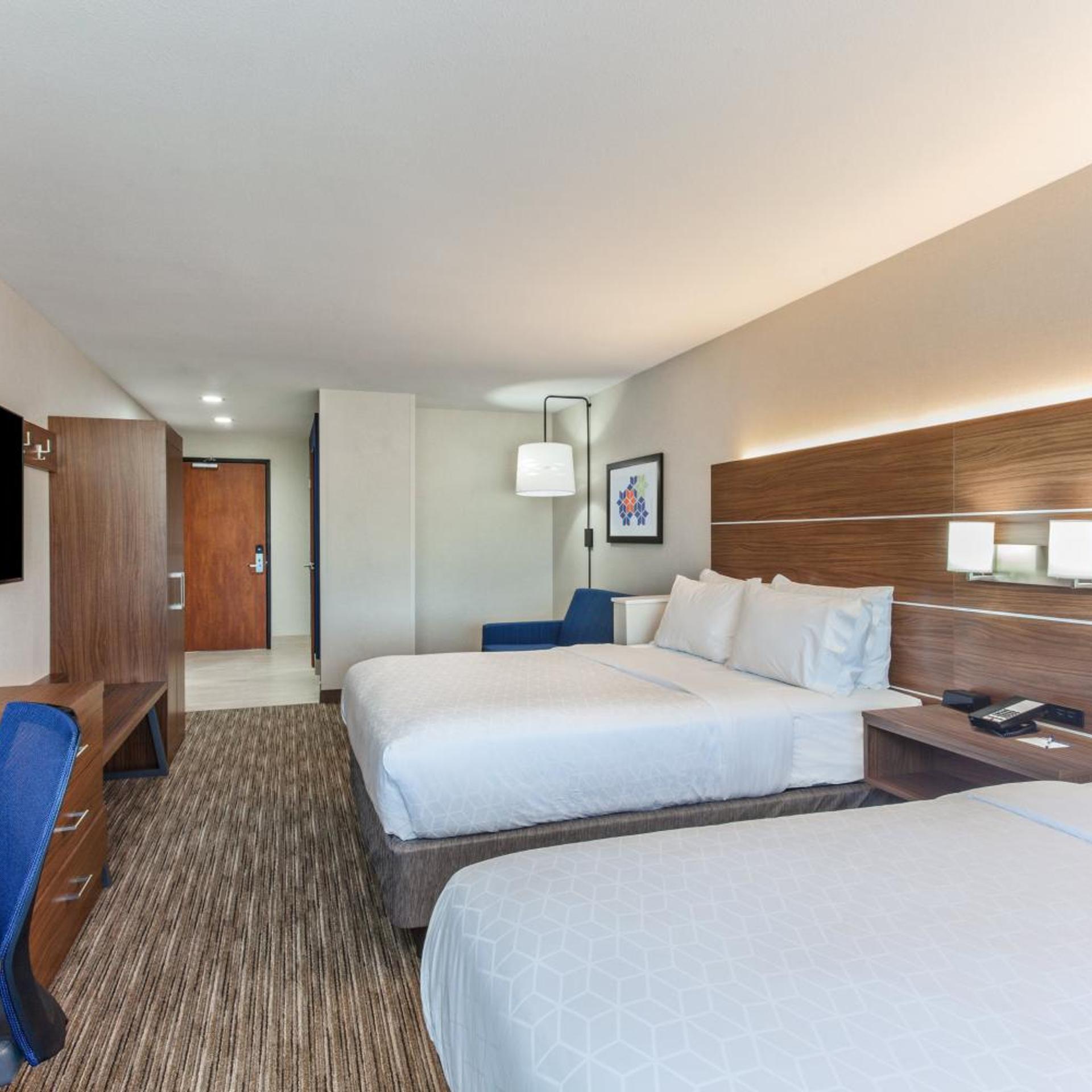 holiday inn express and suites elk grove west i 5