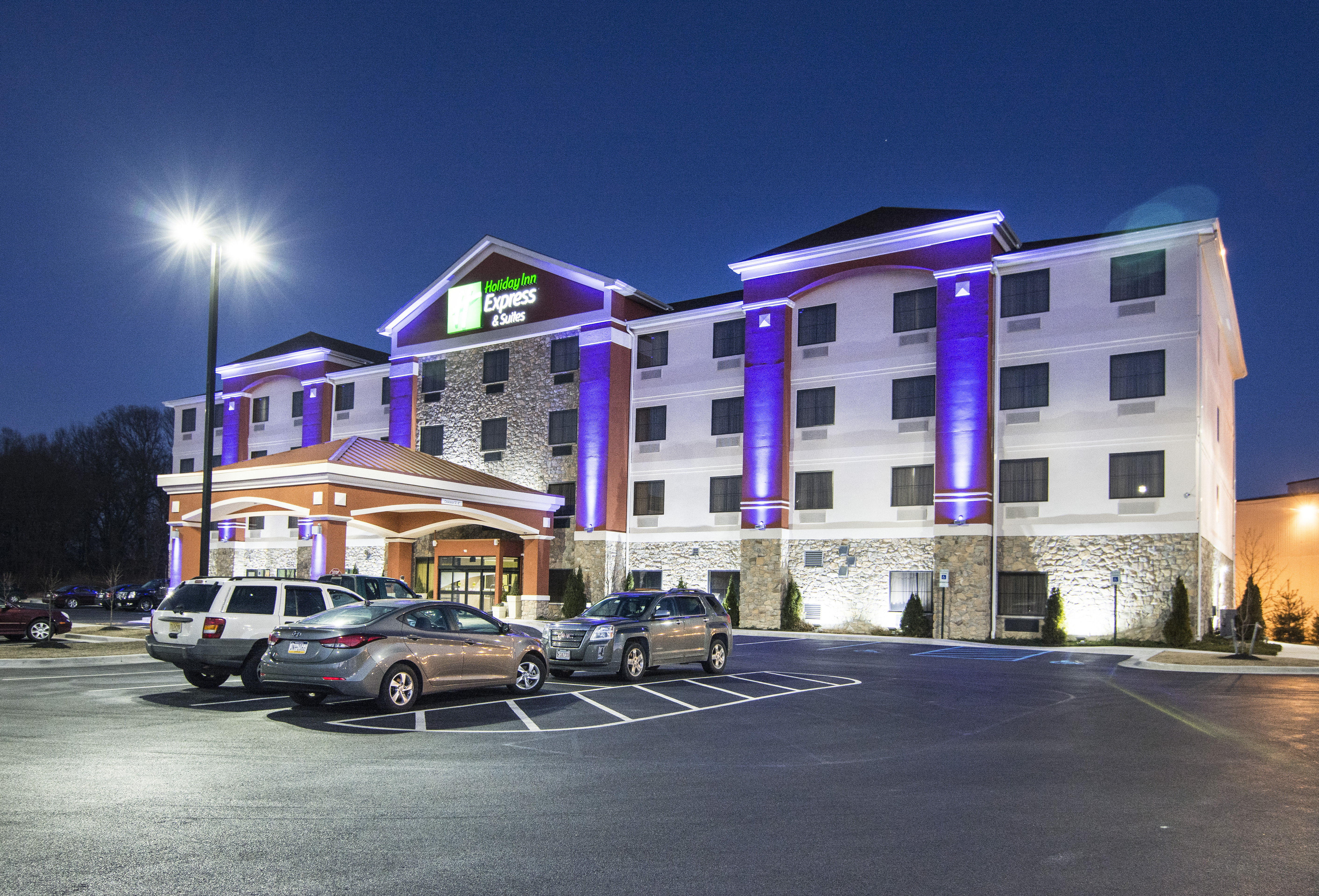 holiday inn express and suites elkton university area