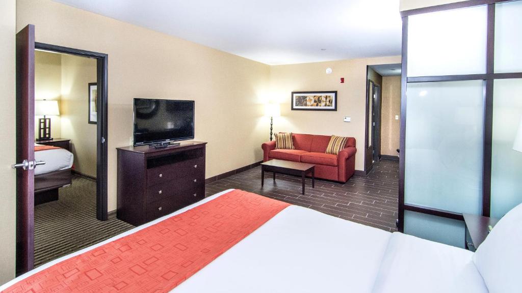 holiday inn express and suites elkton university area