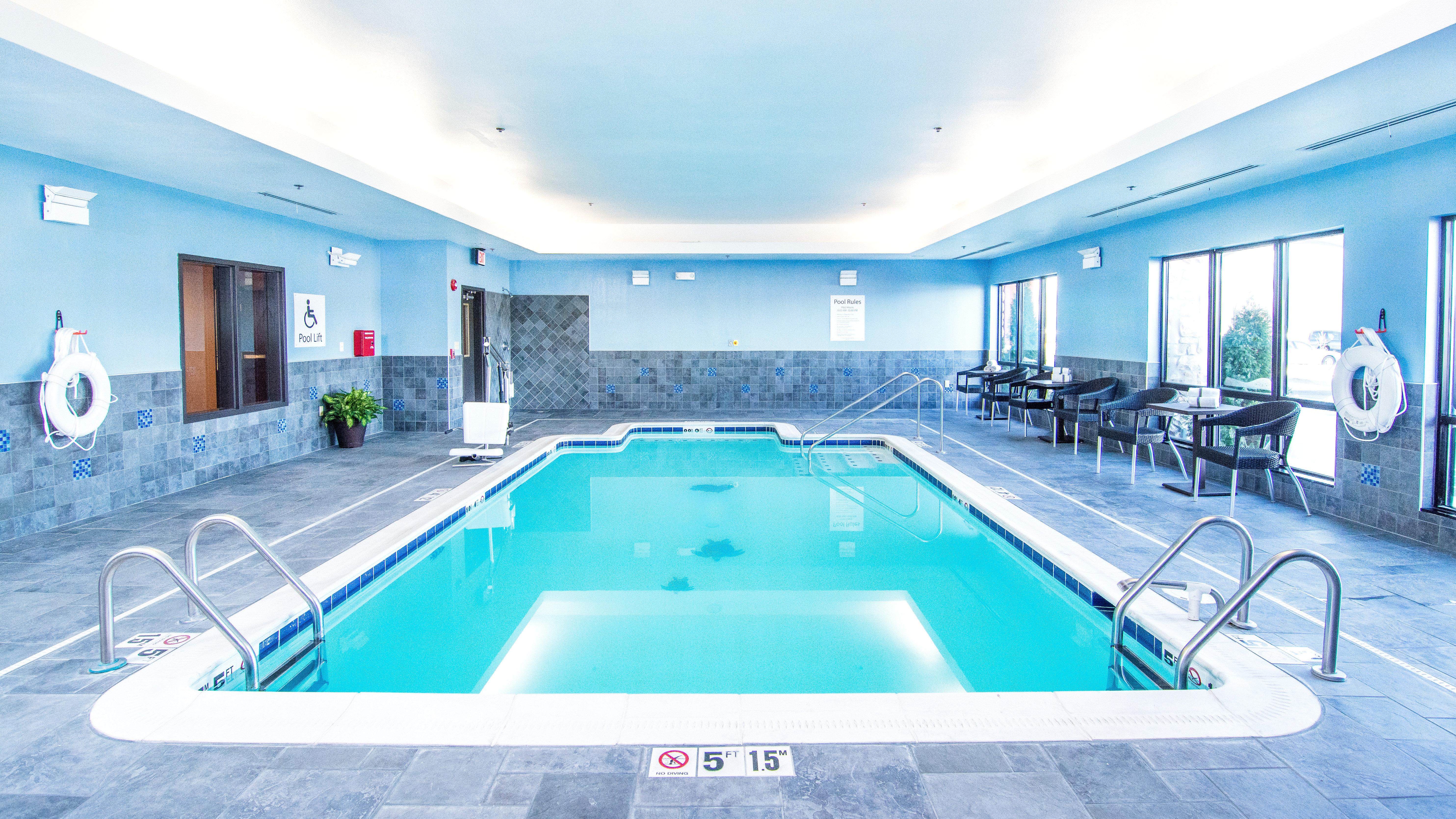 holiday inn express and suites elkton university area