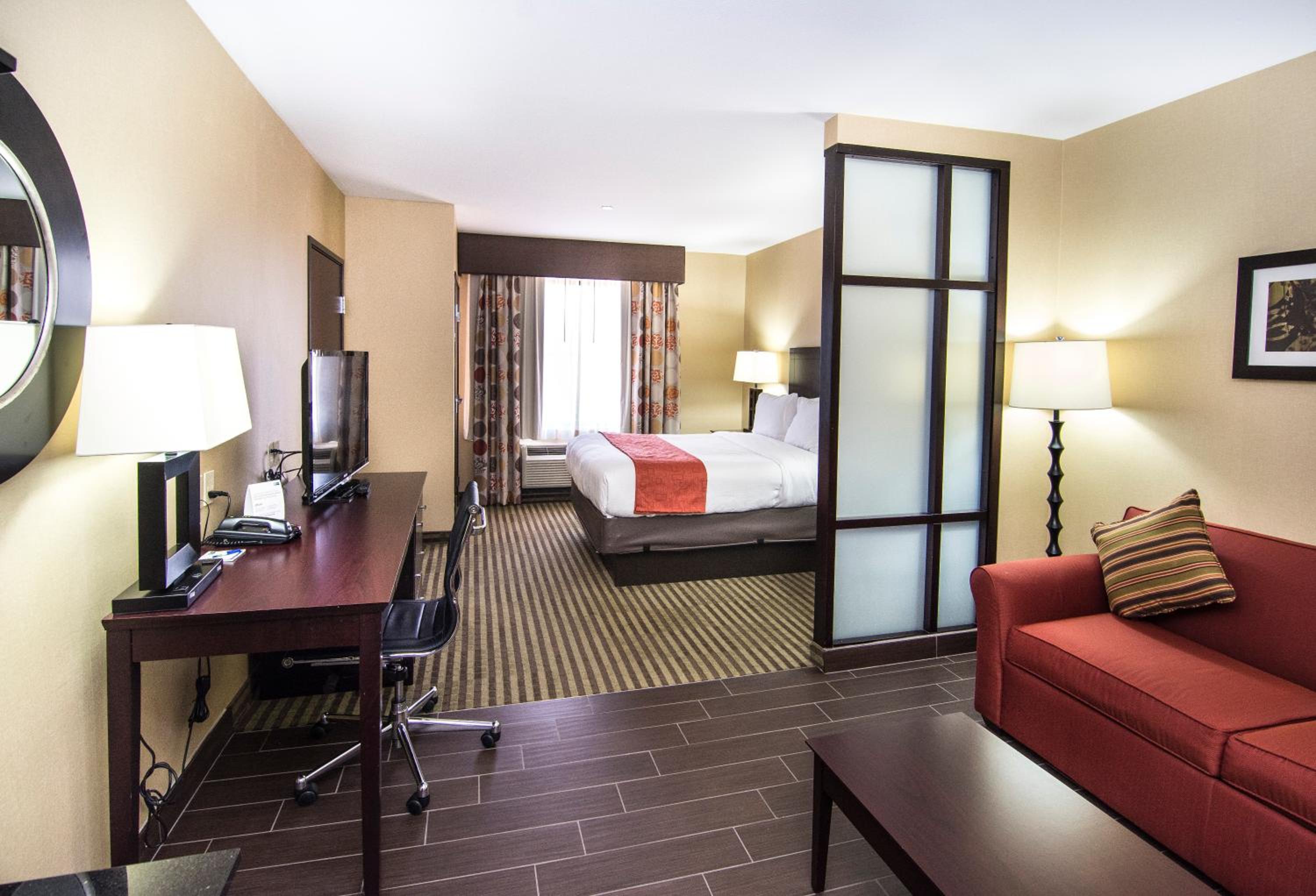 holiday inn express and suites elkton university area