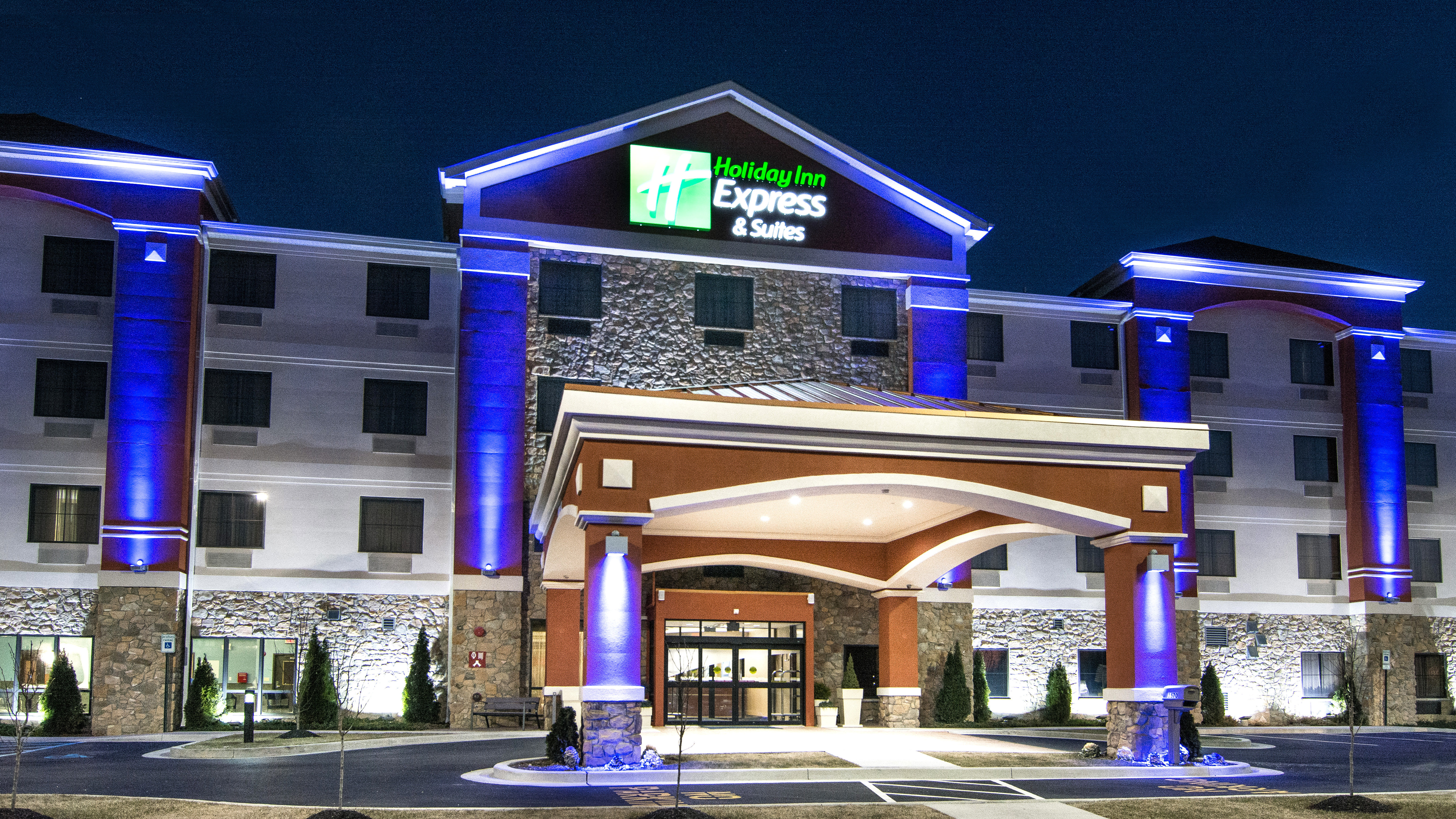 holiday inn express and suites elkton university area