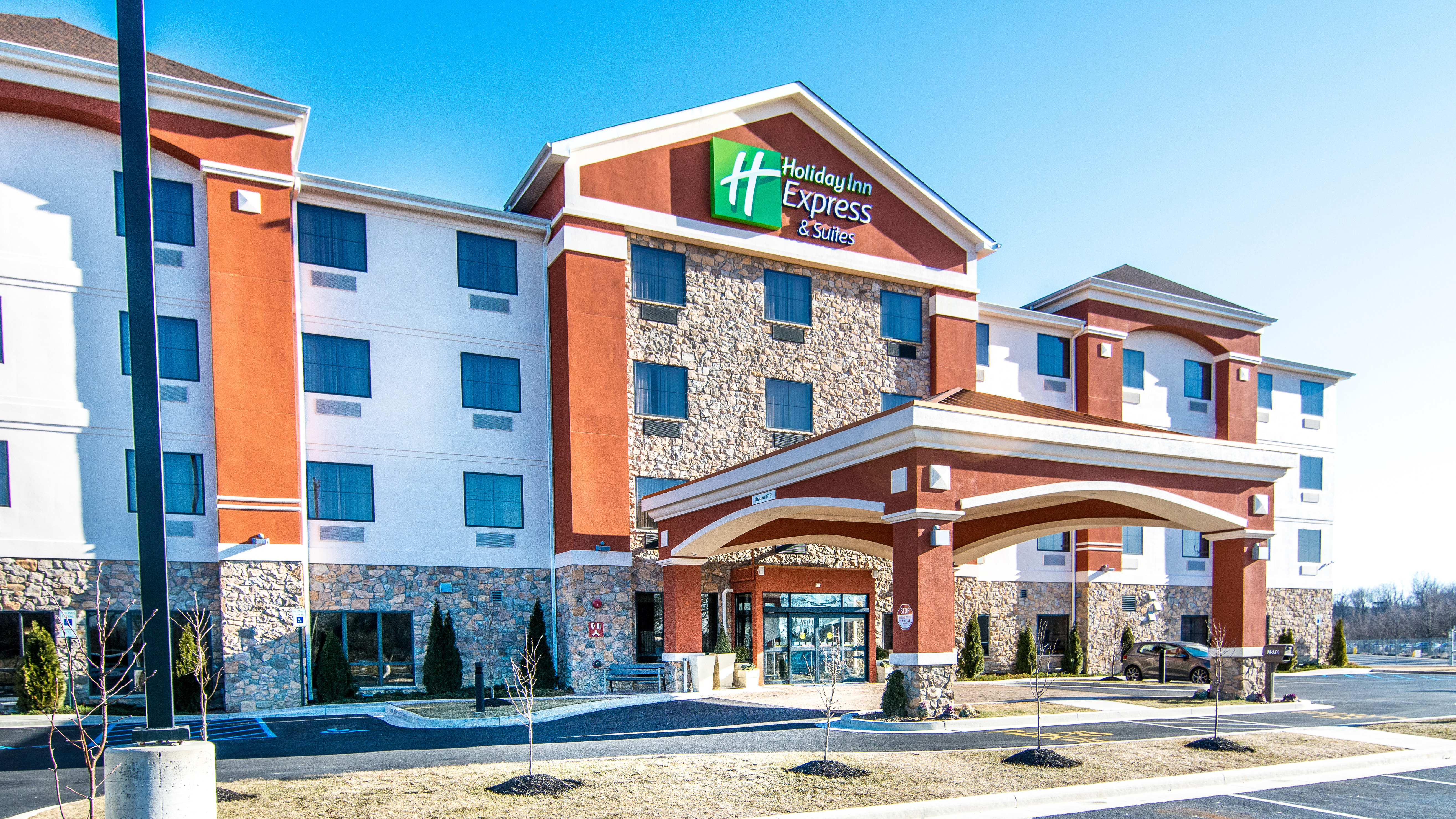 holiday inn express and suites elkton university area