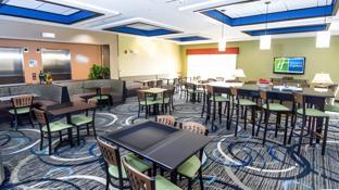 holiday inn express and suites elkton university area