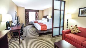 holiday inn express and suites elkton university area