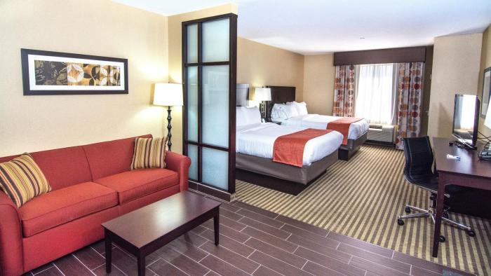 holiday inn express and suites elkton university area