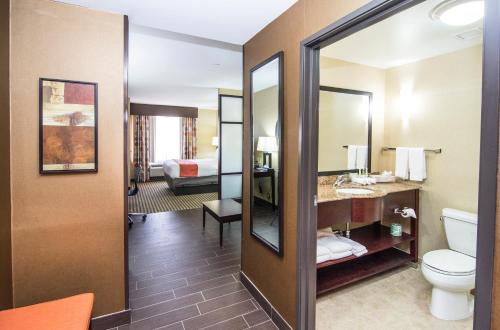 holiday inn express and suites elkton university area
