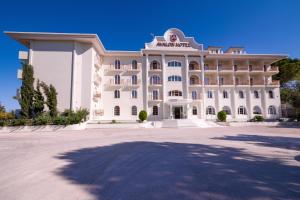 avalon palace hotel adults only