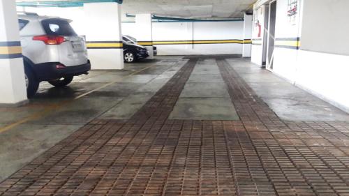 hotel differential flat