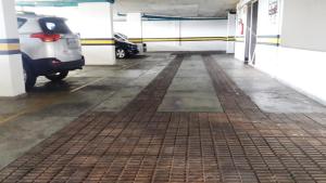 hotel differential flat