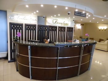 portaluna hotel and resort by reston