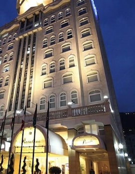 portaluna hotel and resort by reston