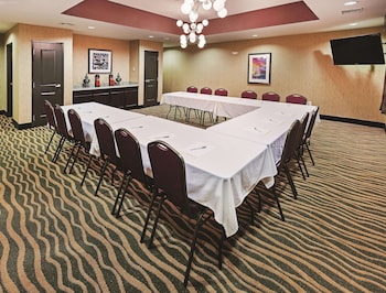 la quinta inn and suites by wyndham jourdanton pleasanton