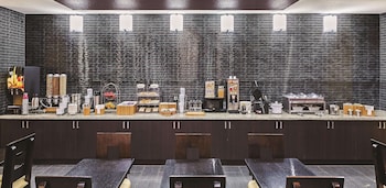 la quinta inn and suites by wyndham jourdanton pleasanton